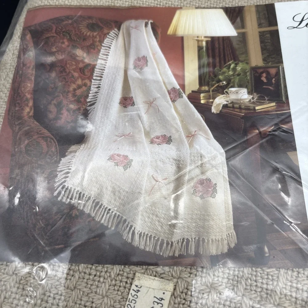 Charles Craft Lady Elizabeth Afghan 14 ct Cross Stitch Blanket Blank 48
